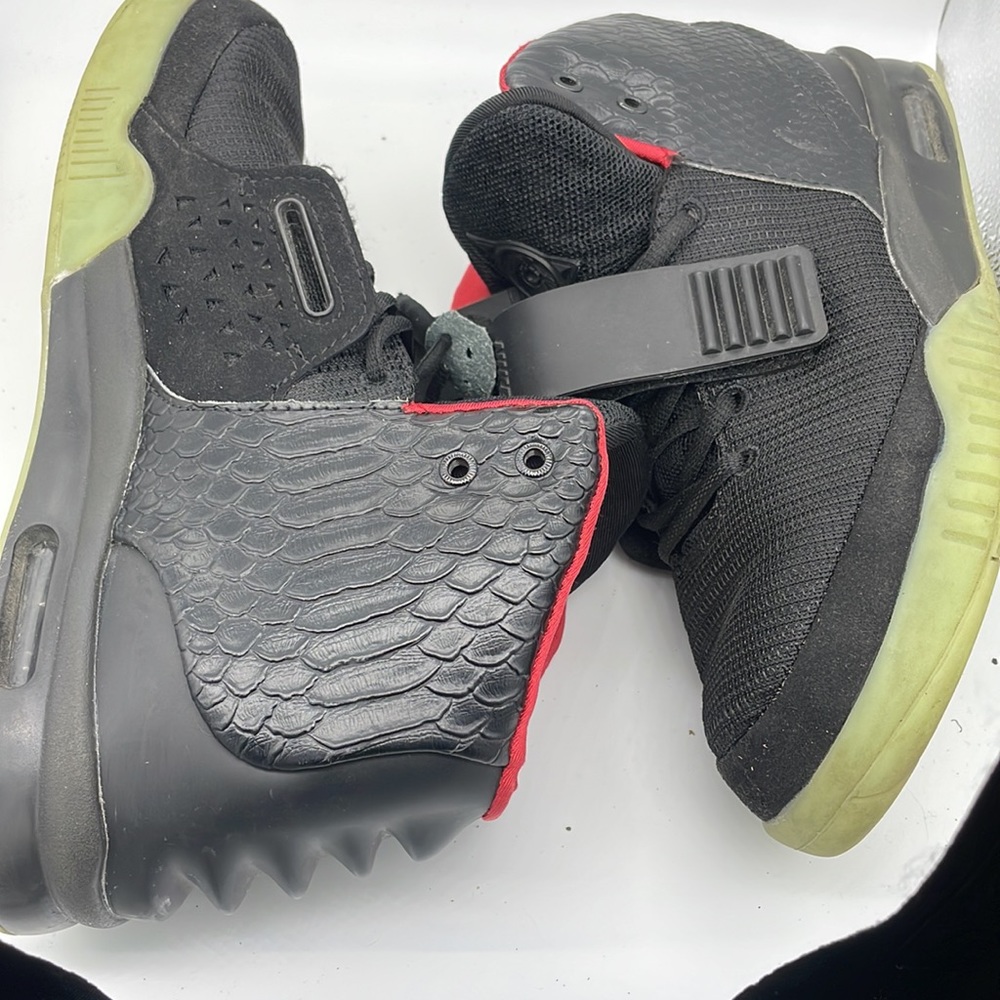 Nike Air Yeezy 2 NRG Solar Red - Picture 10 of 14